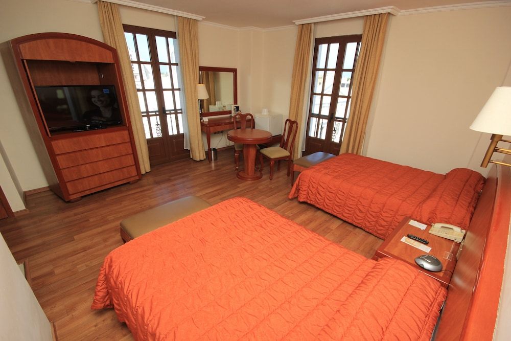 Standard Double Room - Photo 9