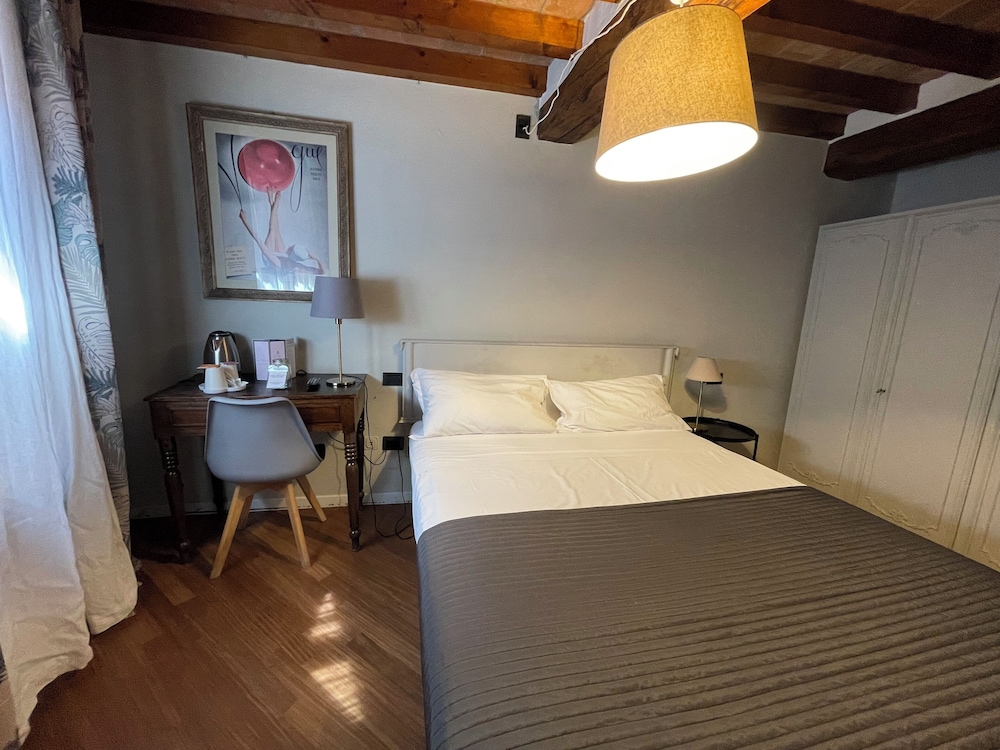 Double Room - Photo 1