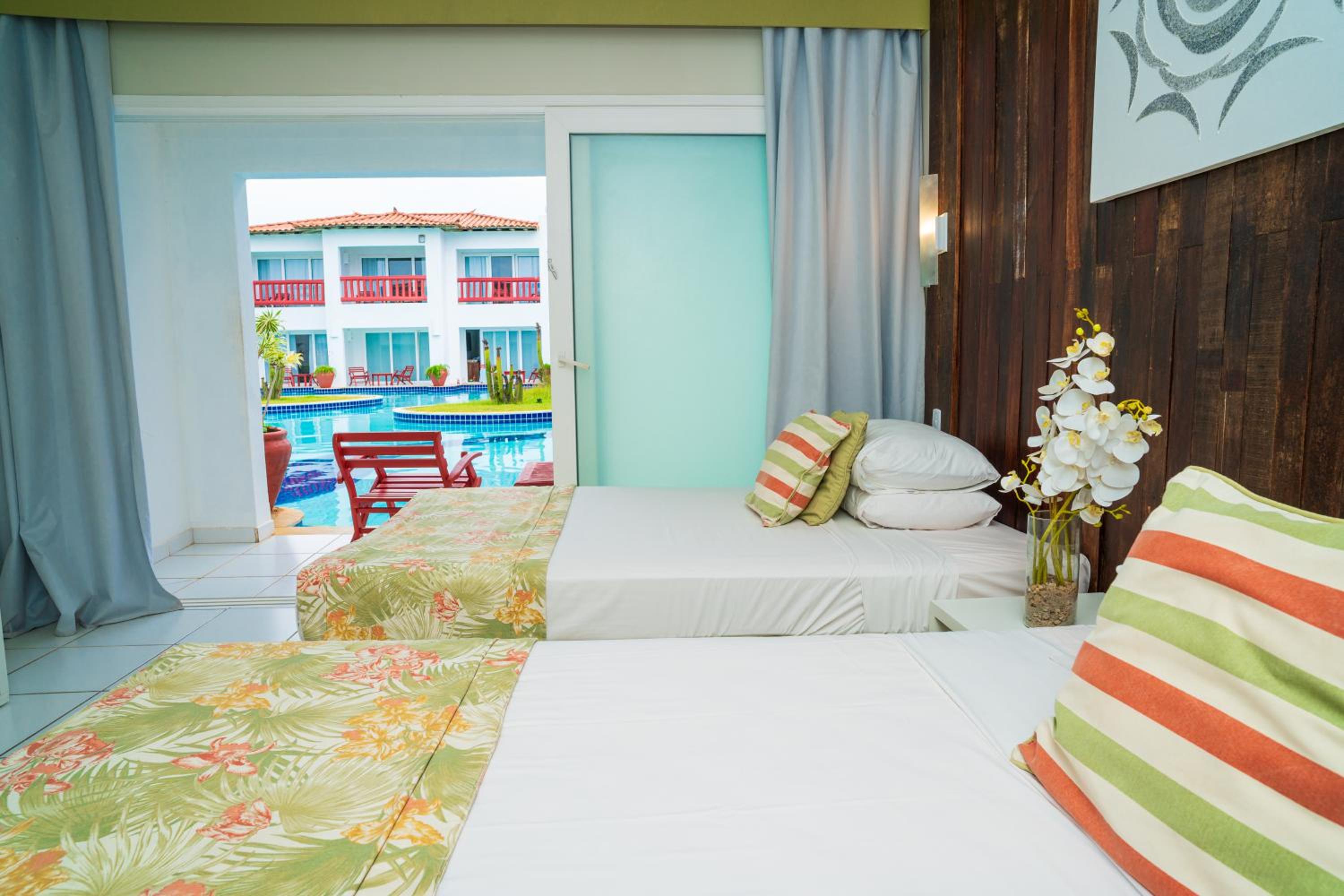Apartment with swimming pool view photo 3