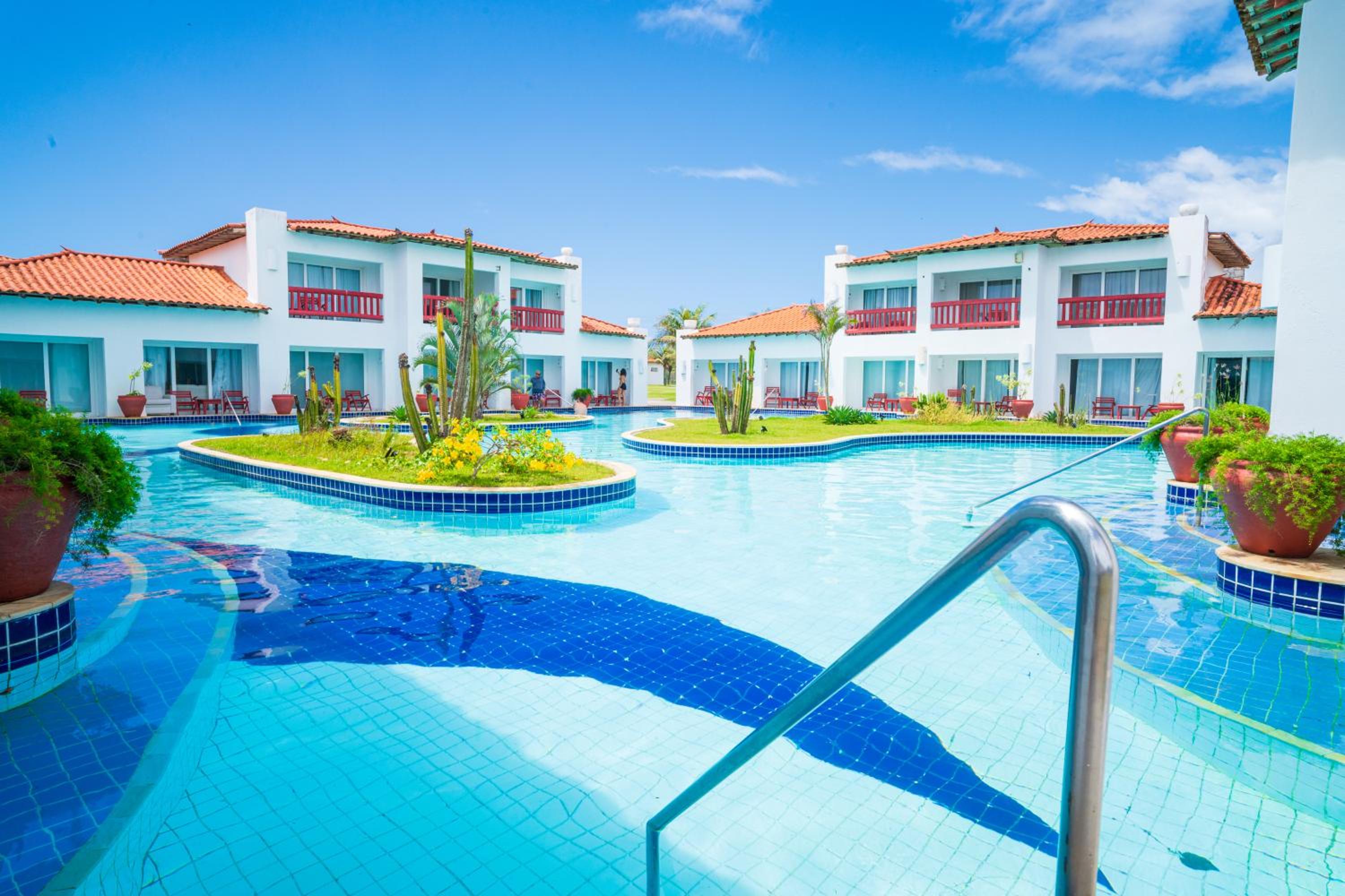Apartment with swimming pool view photo 2