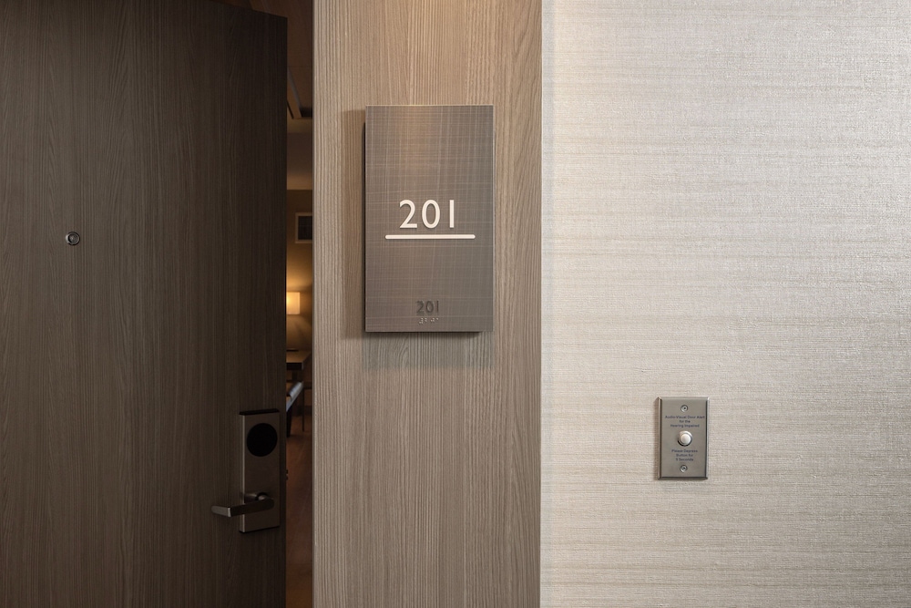 Room, 2 Queen Beds, City View (Hearing Accessible)