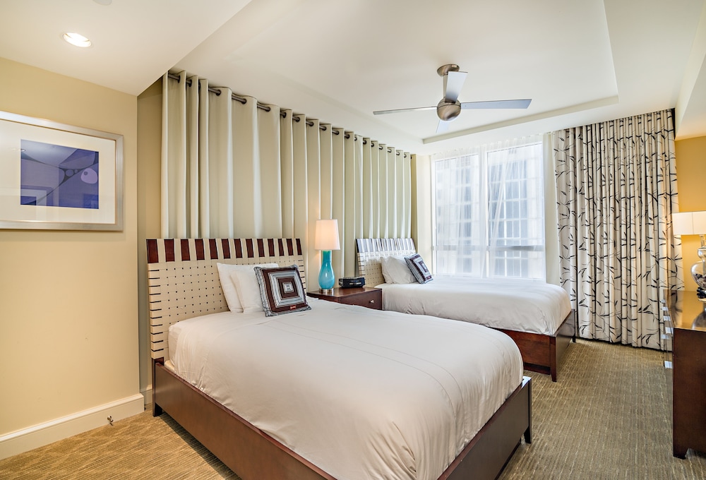 2 Bedroom Condominium, 1 King, 2 Double beds, Dining Table for 6, Ocean view, Balcony (1608) photo 2