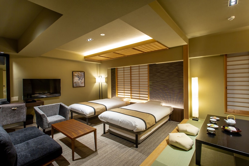 Hauza Suite Room - Photo 1