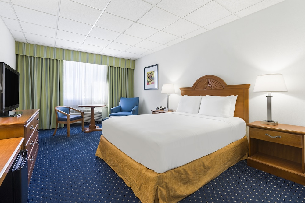 Standard Queen Room, Accessible - Photo 1