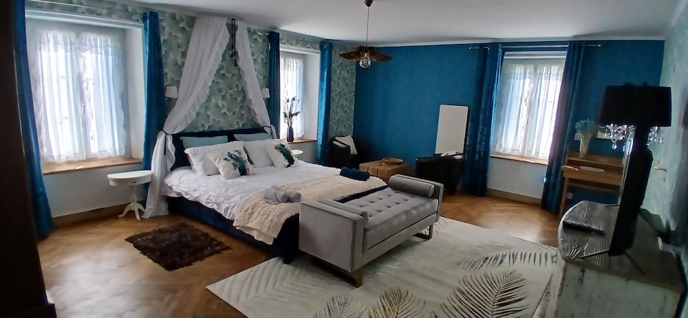 Triple Room, Multiple Beds, Non Smoking, Connecting Rooms photo 1