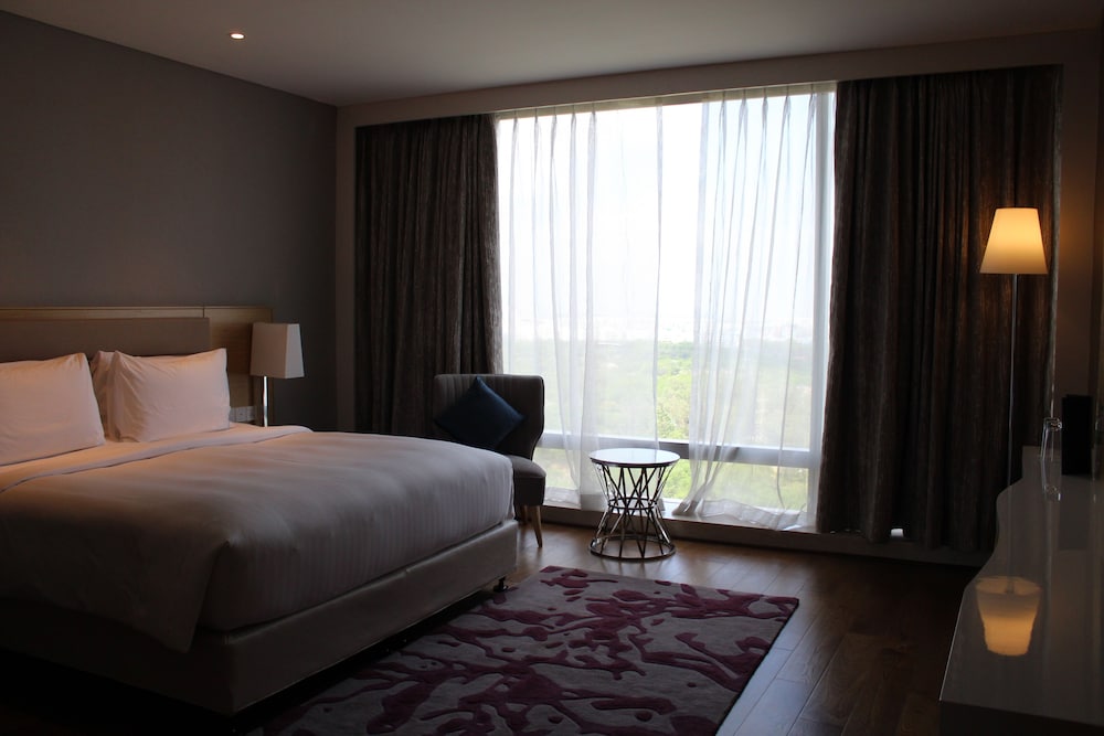 Studio, 1 King Bed, City View photo 2