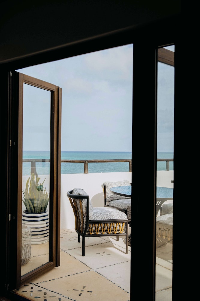 Suite, Ocean View - Photo 3