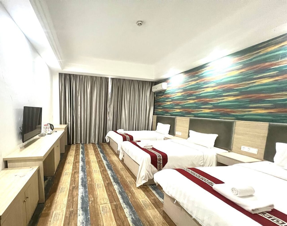 Standard Triple Room, City View photo 2