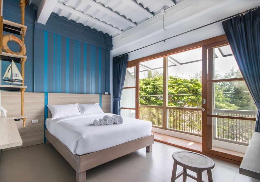 Premium Double Room, 1 Queen Bed, Balcony, Oceanfront