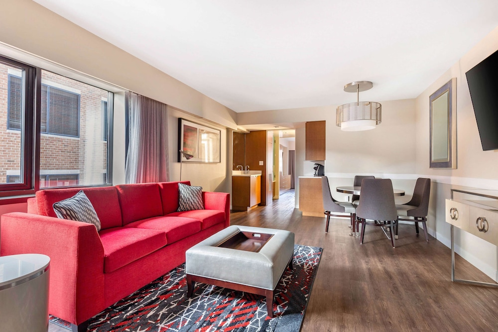 Suite, 1 Bedroom, Accessible, Non Smoking (Roll In Shower)