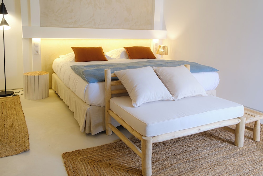 Standard Double or Twin Room - Photo 5