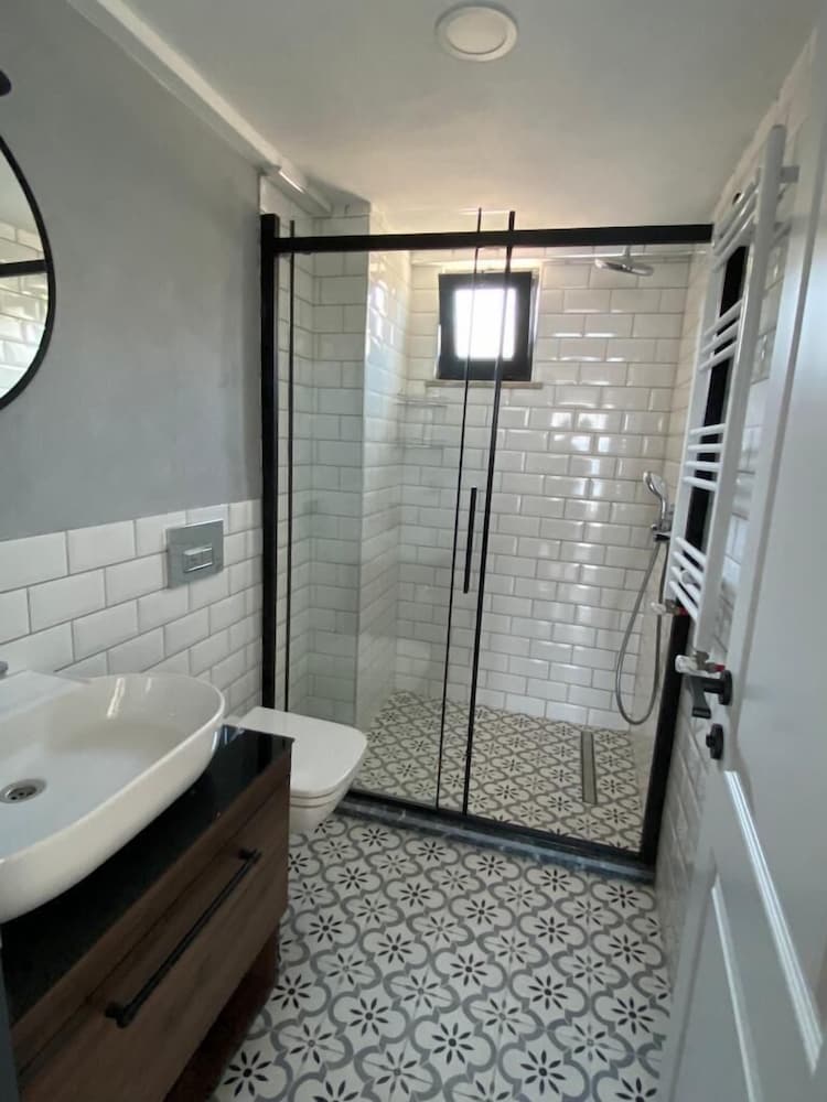 Basic Suite photo 3