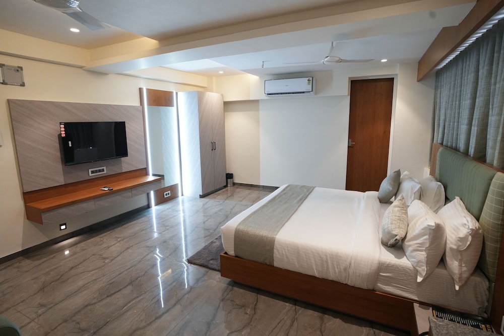 Luxury Suite photo 3