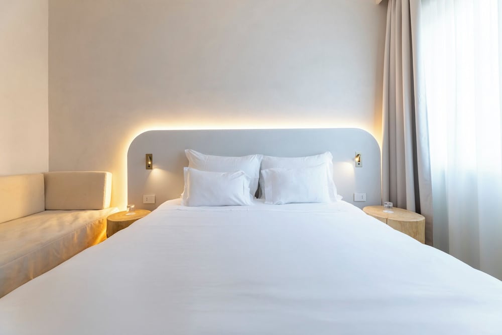 Standard Double Room - Photo 6