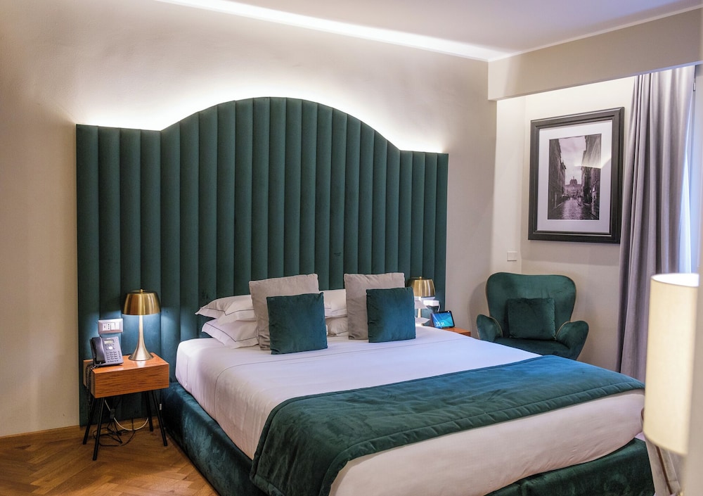 Prestige double or twin room Pantheon View