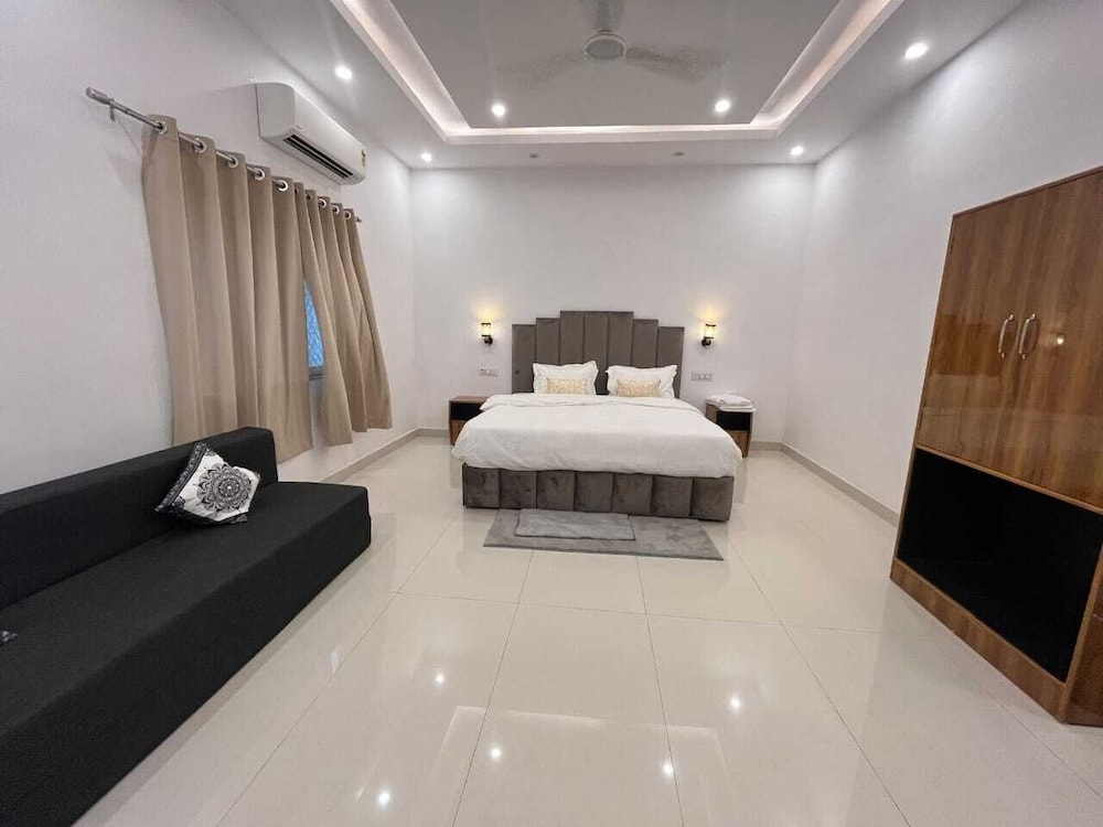 Superior Quadruple Room, Balcony photo 3