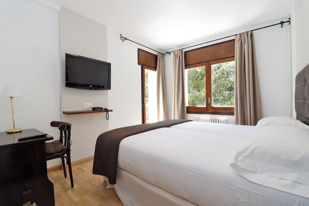 Family Room, 2 Bedrooms