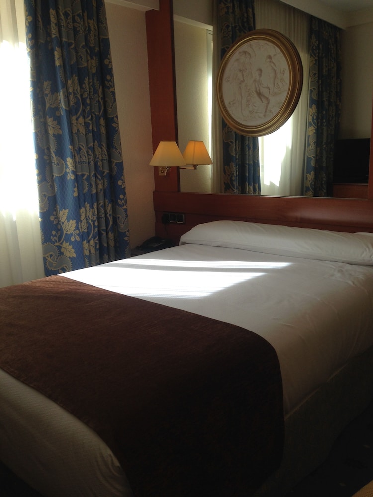 Single Room - Photo 3