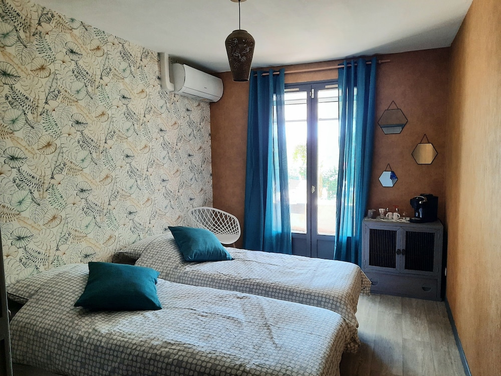 Double or Twin Room photo 3
