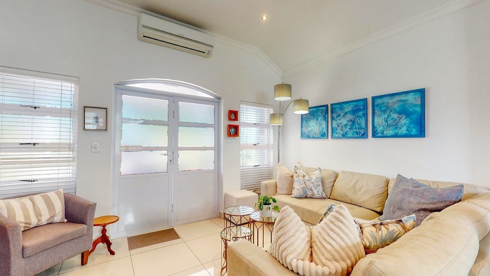 Rose Cottage In Caribbean Estate photo 2