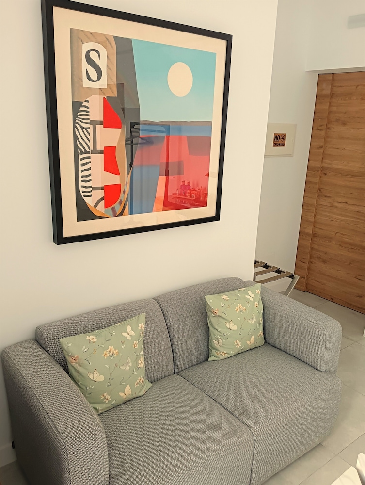 Family Room - Photo 5