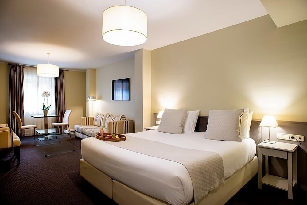 Double Room (+ Parking)