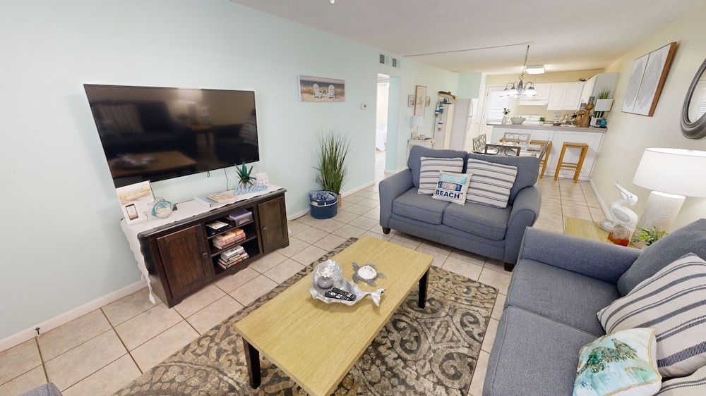 Condo, 2 Bedrooms