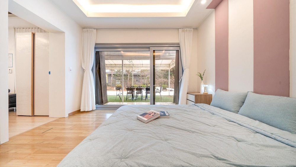 Basic Room, 1 Bedroom (Purple A) - Photo 5