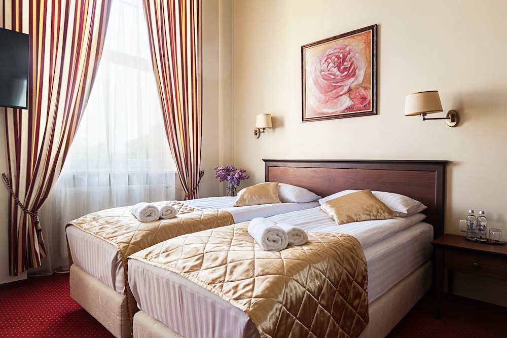 Classic Twin Room, City View photo 1