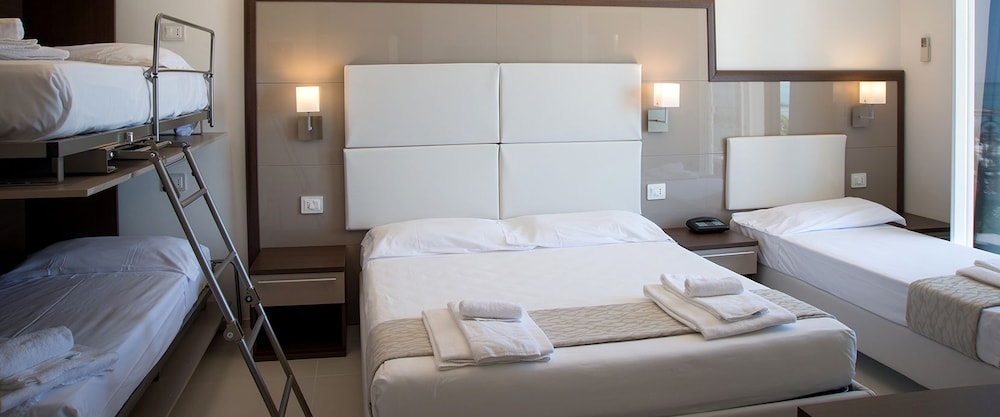Family Room, Sea View