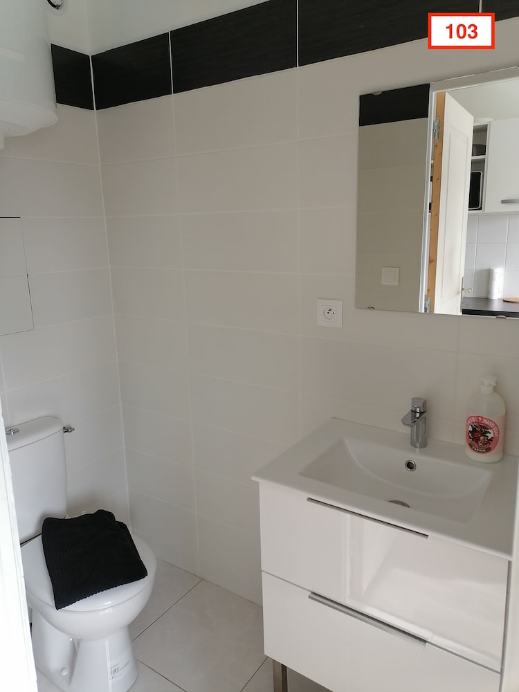 Classic Studio, Ensuite - Photo 35