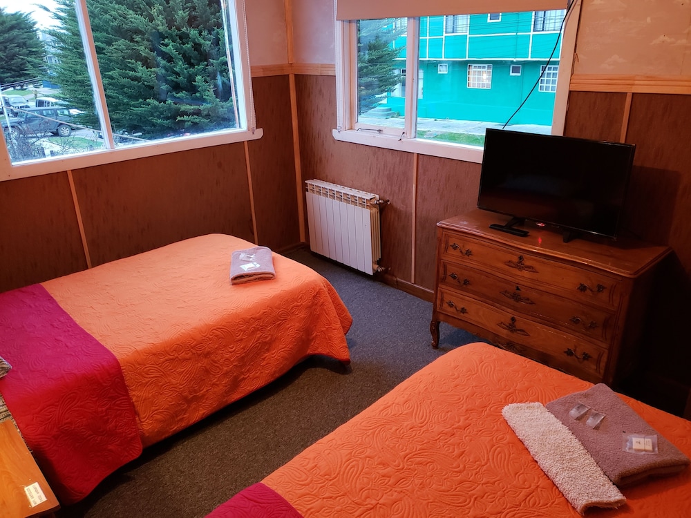 Standard Twin Room, Shared Bathroom, City View photo 3