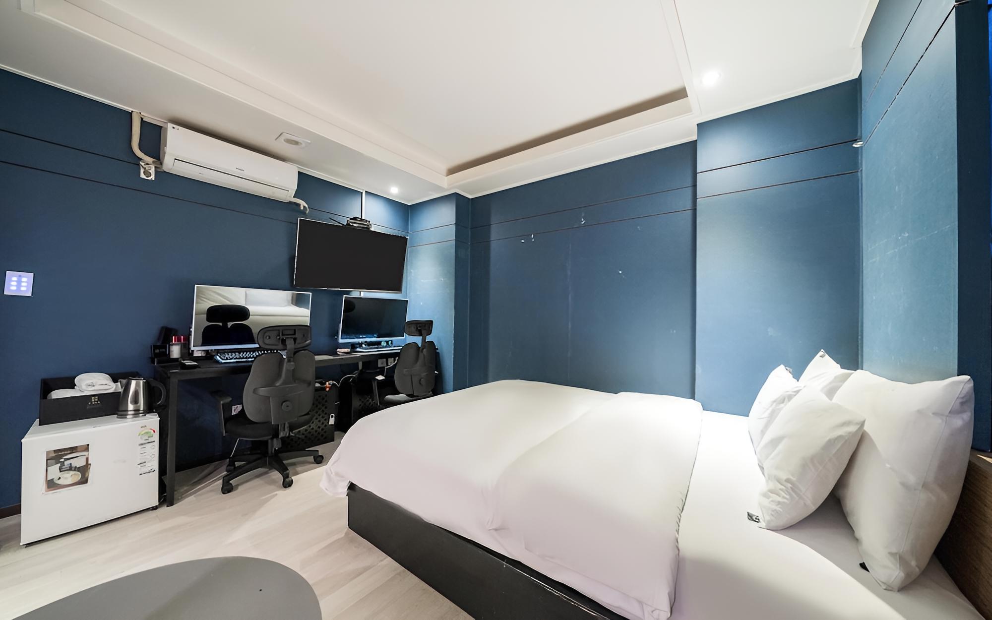 Room (Couple PC Room (No-hard PC Netflix av) - Photo 5