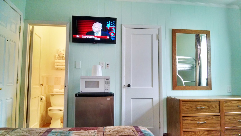 Family Room, Refrigerator & Microwave