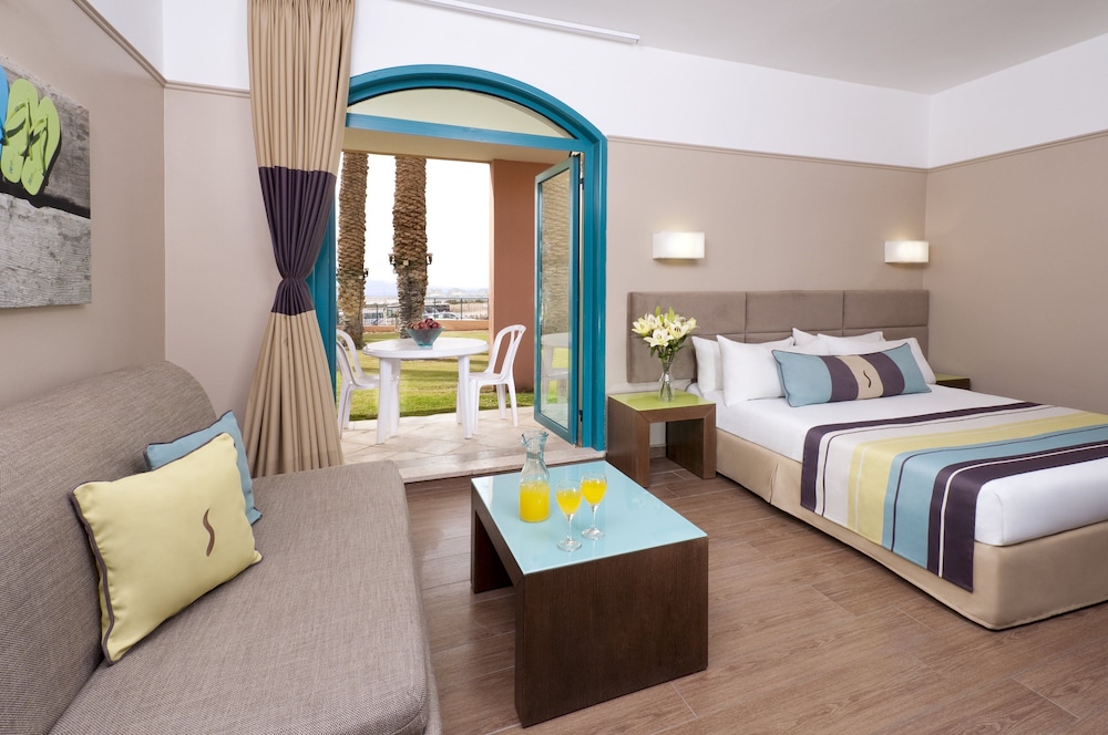 Deluxe Garden Room
