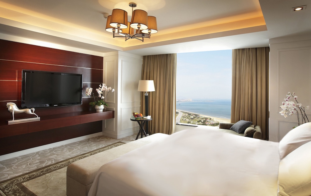 Club Room, 1 King Bed (Club Floor) - Photo 5