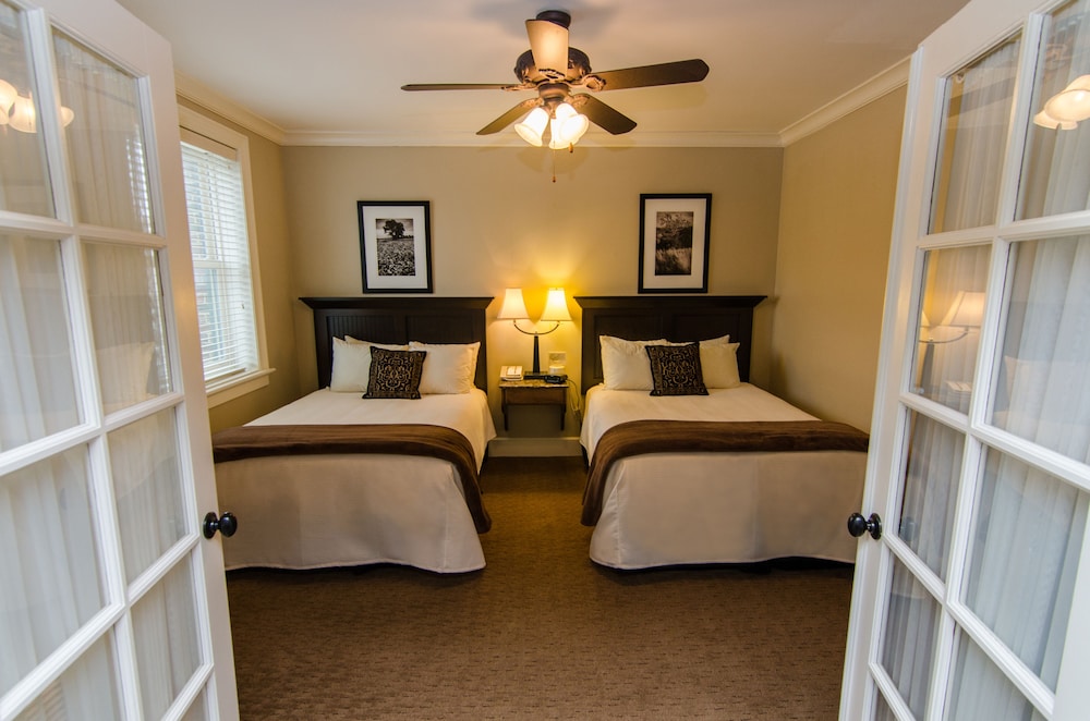 Premier Room, 2 Double Beds, Non Smoking
