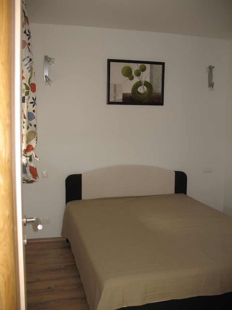 Superior Apartment, 2 Bedrooms, Pool View