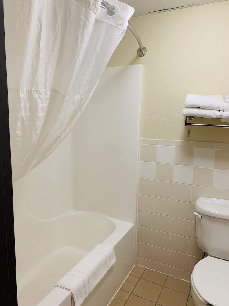 Deluxe Studio Suite, 1 King Bed, Non Smoking - Photo 14