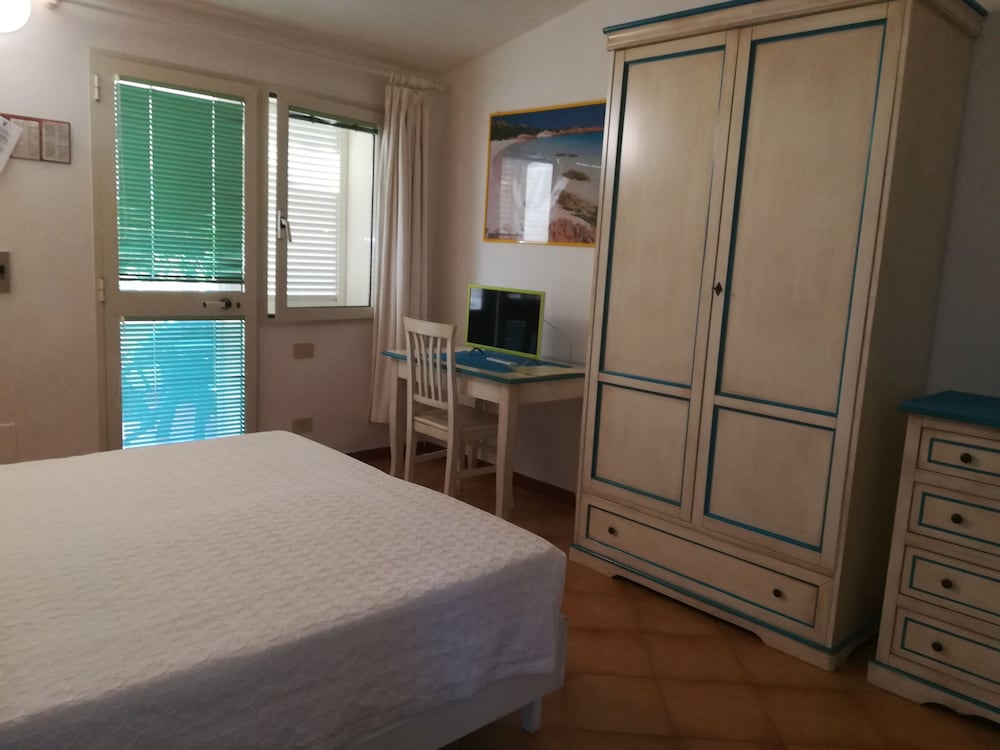 Standard Studio, Kitchenette
