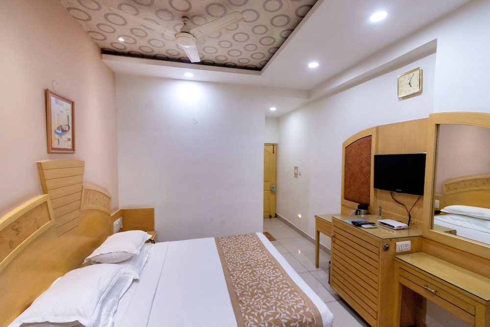 Deluxe Double or Twin Room, 2 Bedrooms, City View
