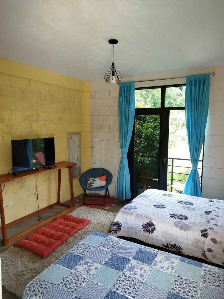 Family Room, Garden View photo 1
