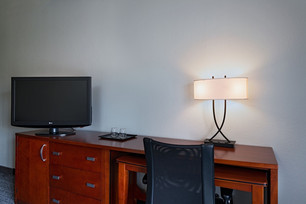 Suite, 2 Double Beds - Photo 3
