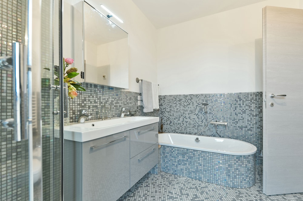 Villa, 5 Bedrooms photo 2