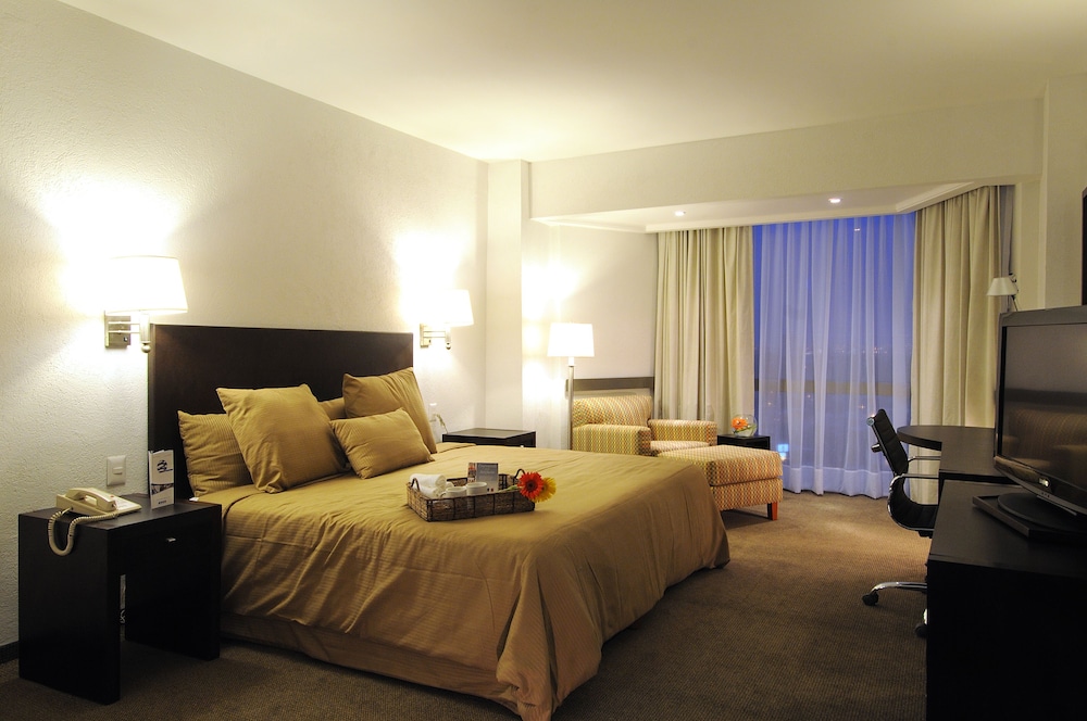 Room, 1 King Bed (Preferencial) - Photo 3