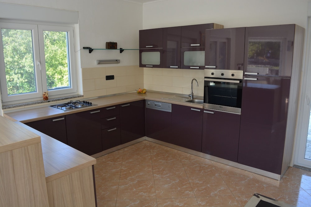 Villa photo 2