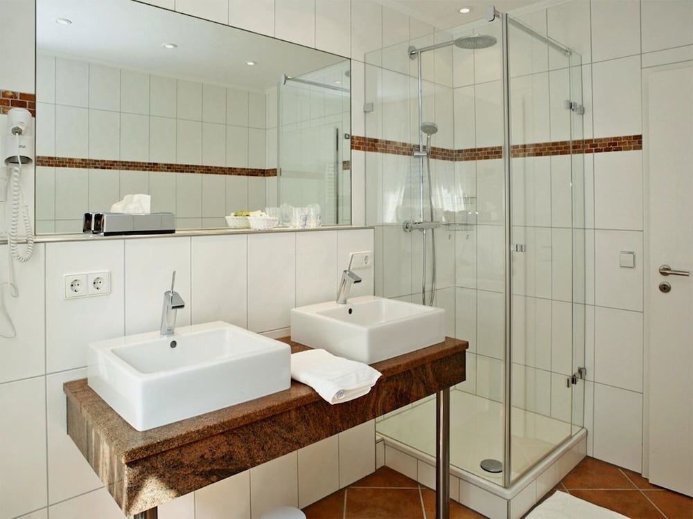 Double Room - Photo 10