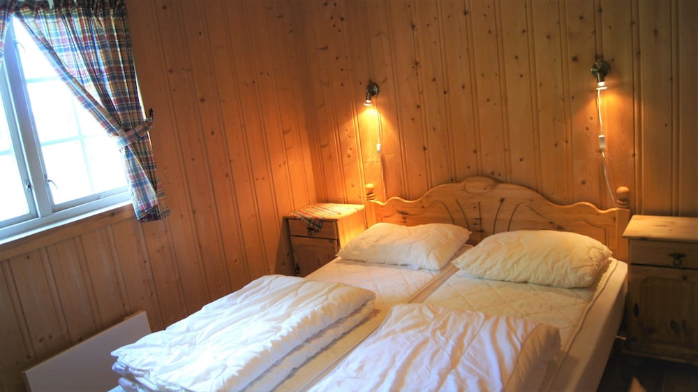 Cabin, 4 Bedrooms, Jetted Tub (Towel, bed linen & cleaning not incl) photo 1