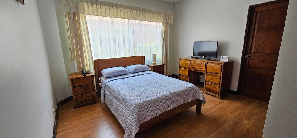 Standard Apartment, 2 Bedrooms, Garden View photo 3