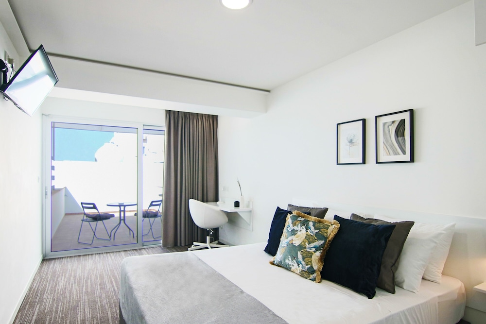 Luxury Studio Suite photo 2